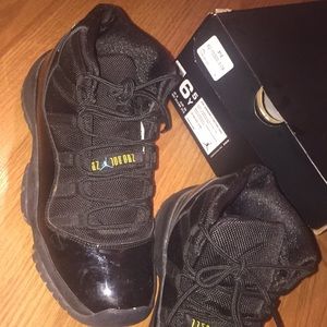 Sneakers for men / women